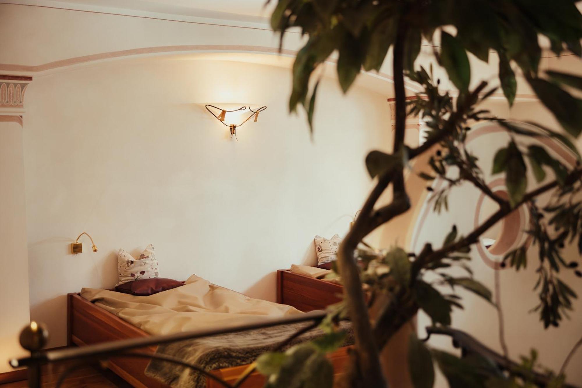 Hotel Grien Urtijëi Dış mekan fotoğraf