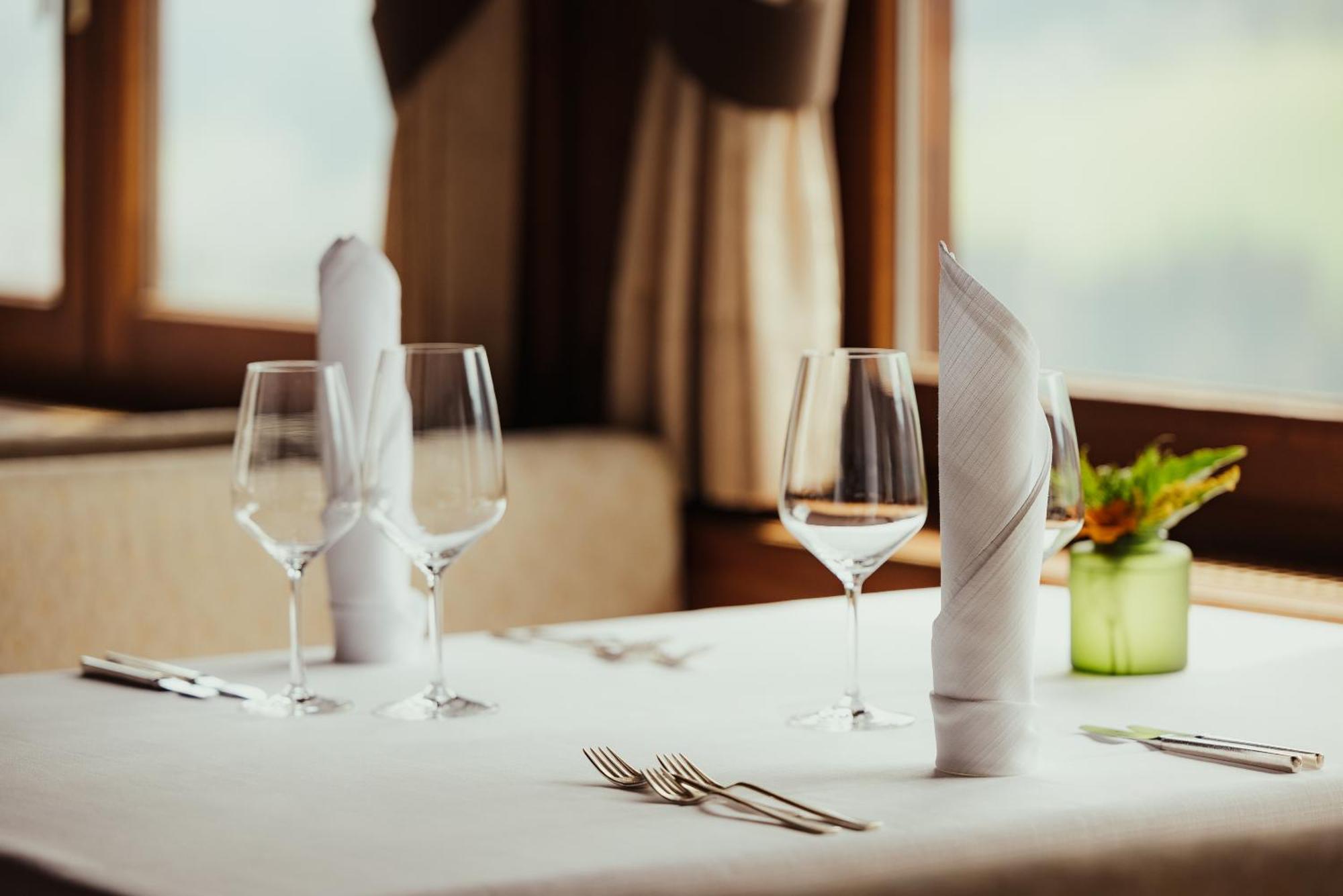 Hotel Grien Urtijëi Dış mekan fotoğraf