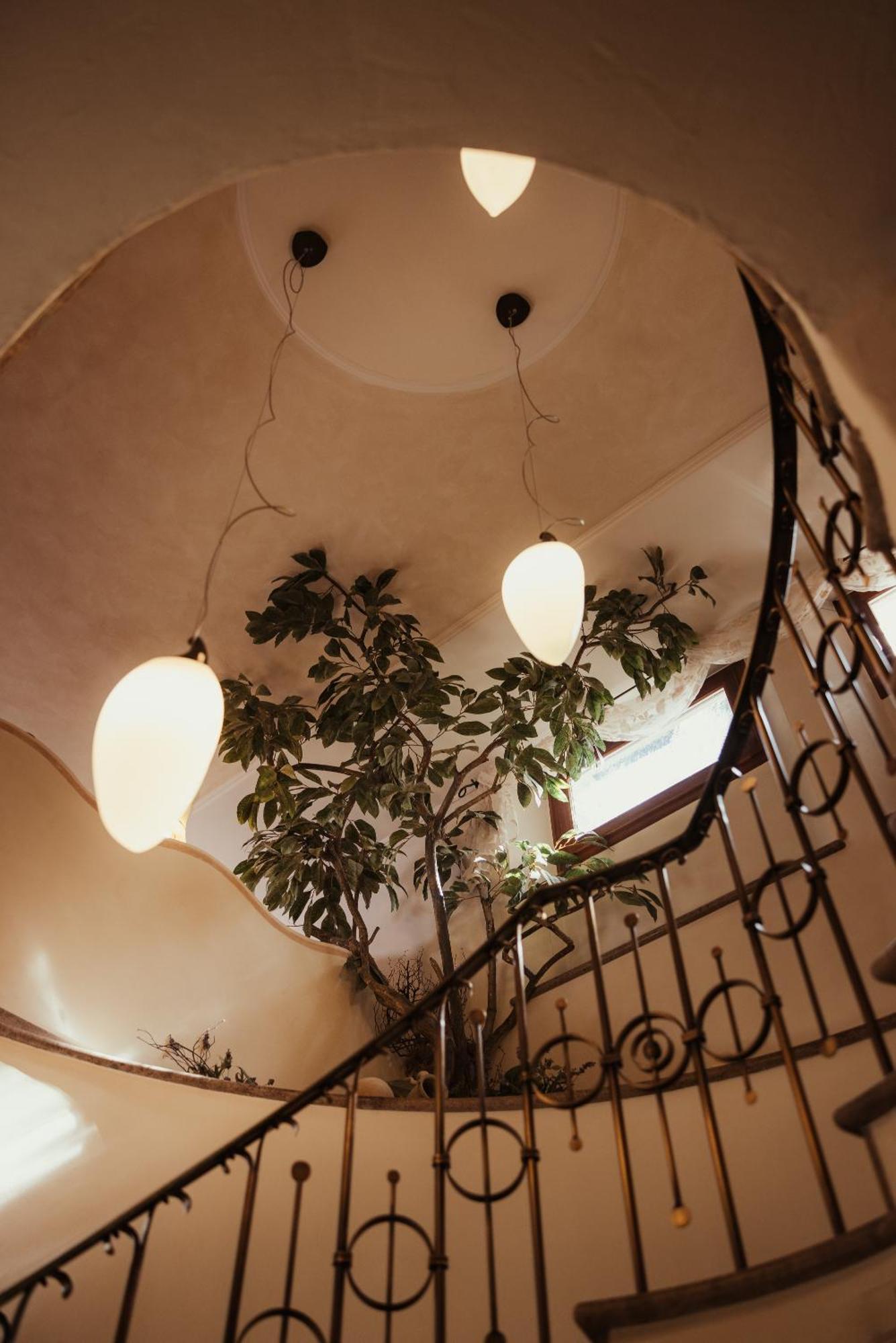 Hotel Grien Urtijëi Dış mekan fotoğraf
