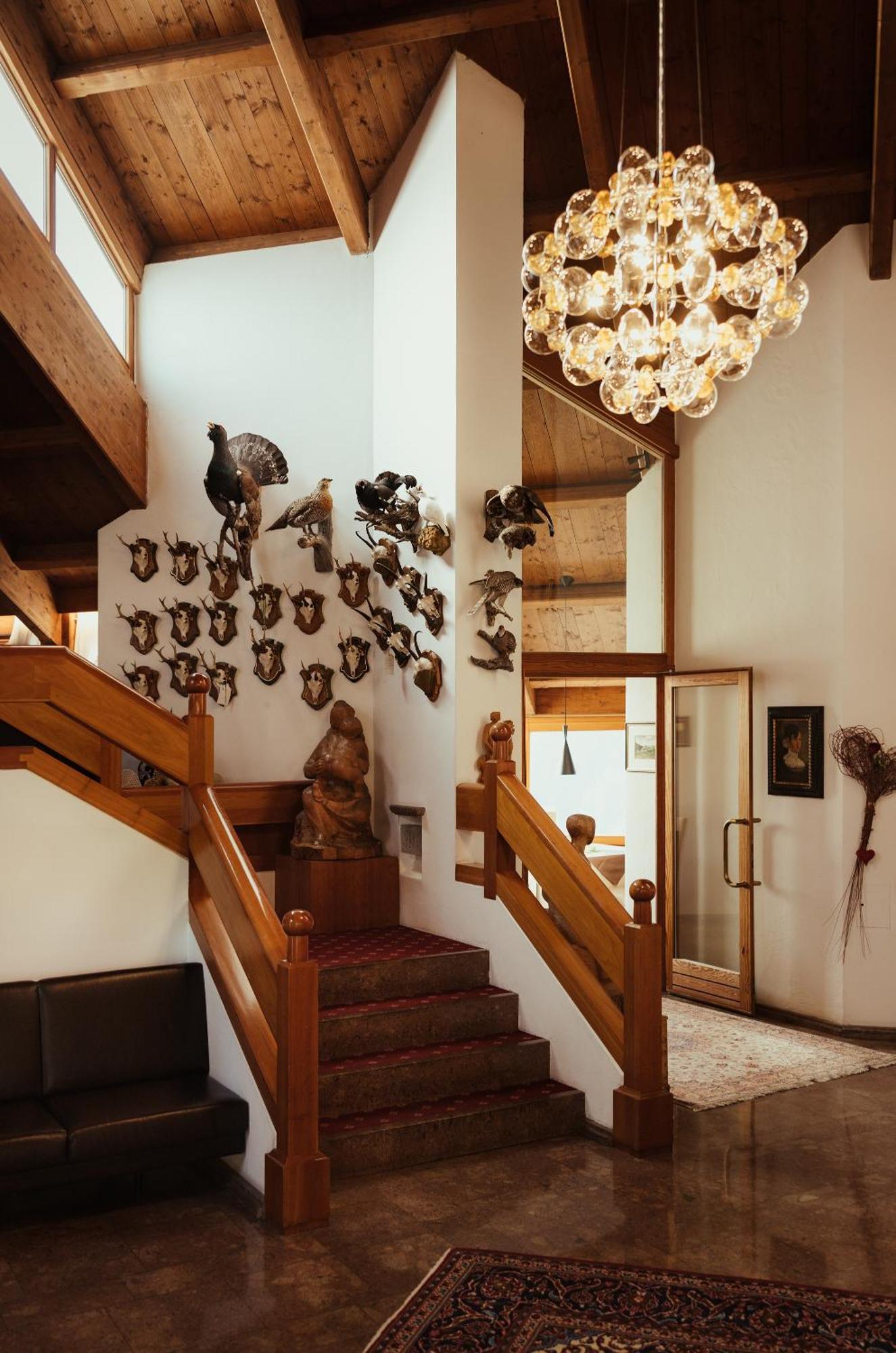 Hotel Grien Urtijëi Dış mekan fotoğraf