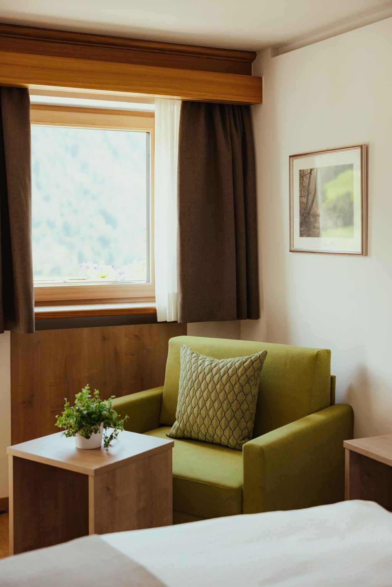 Hotel Grien Urtijëi Dış mekan fotoğraf