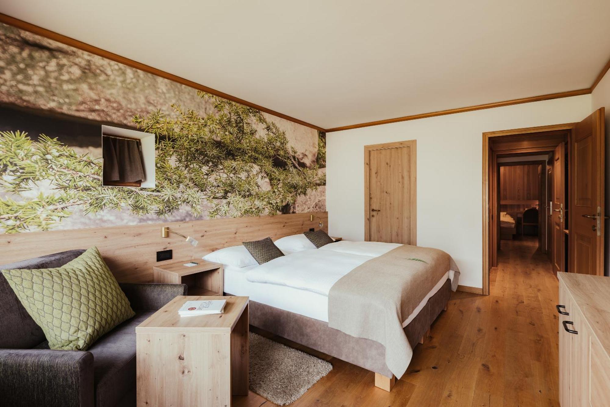 Hotel Grien Urtijëi Dış mekan fotoğraf