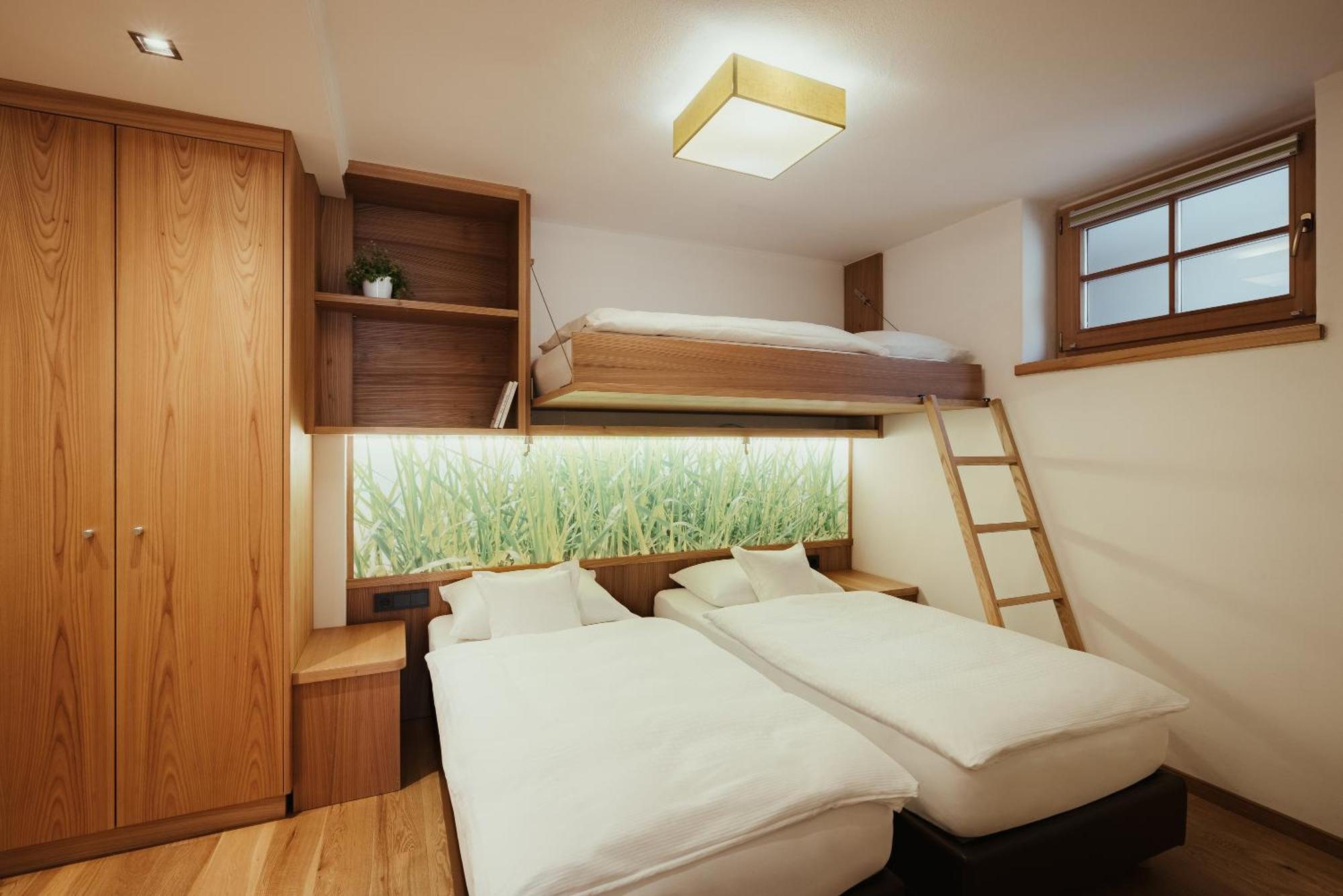 Hotel Grien Urtijëi Dış mekan fotoğraf